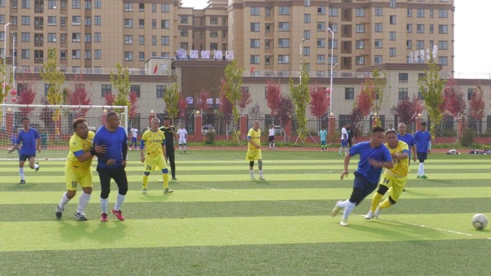 的竞赛精神, 足球场开赛 的竞赛精神, 足球场开赛