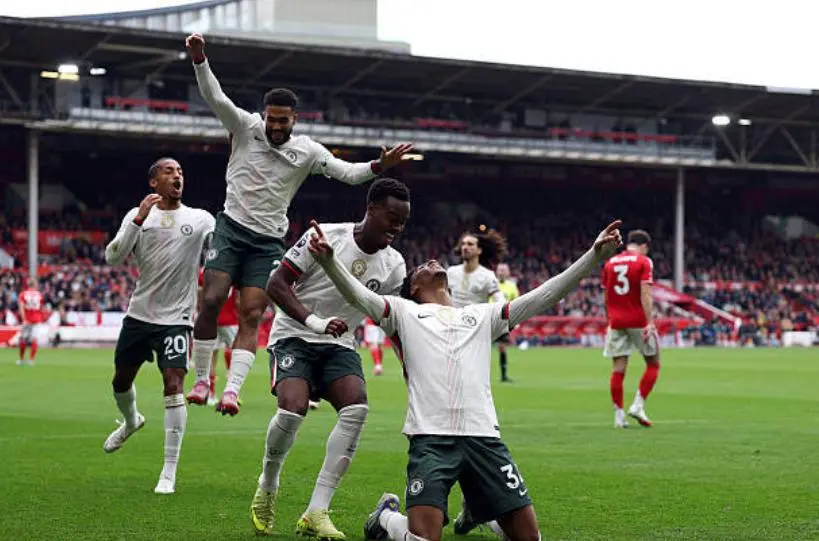 对决, 斯和加纳乔, 得四天的休