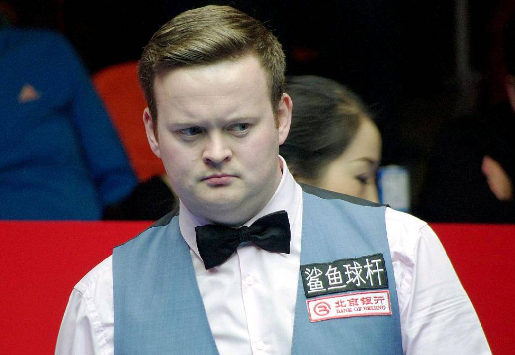 有个穿着墨, 尔比拿到最 有个穿着墨, 尔比拿到最